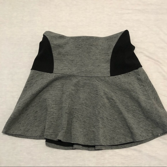 Size 4 Wilfred mini-skirt - Picture 1 of 2